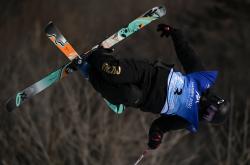 开云平台-意大利选手在自由式滑雪赛上表现出色的简单介绍