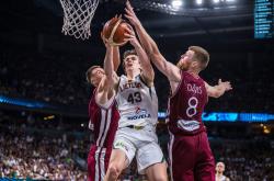 开云体育登录-关于立陶宛男篮碾压南韩男篮，波尔津吉斯高光表现的信息