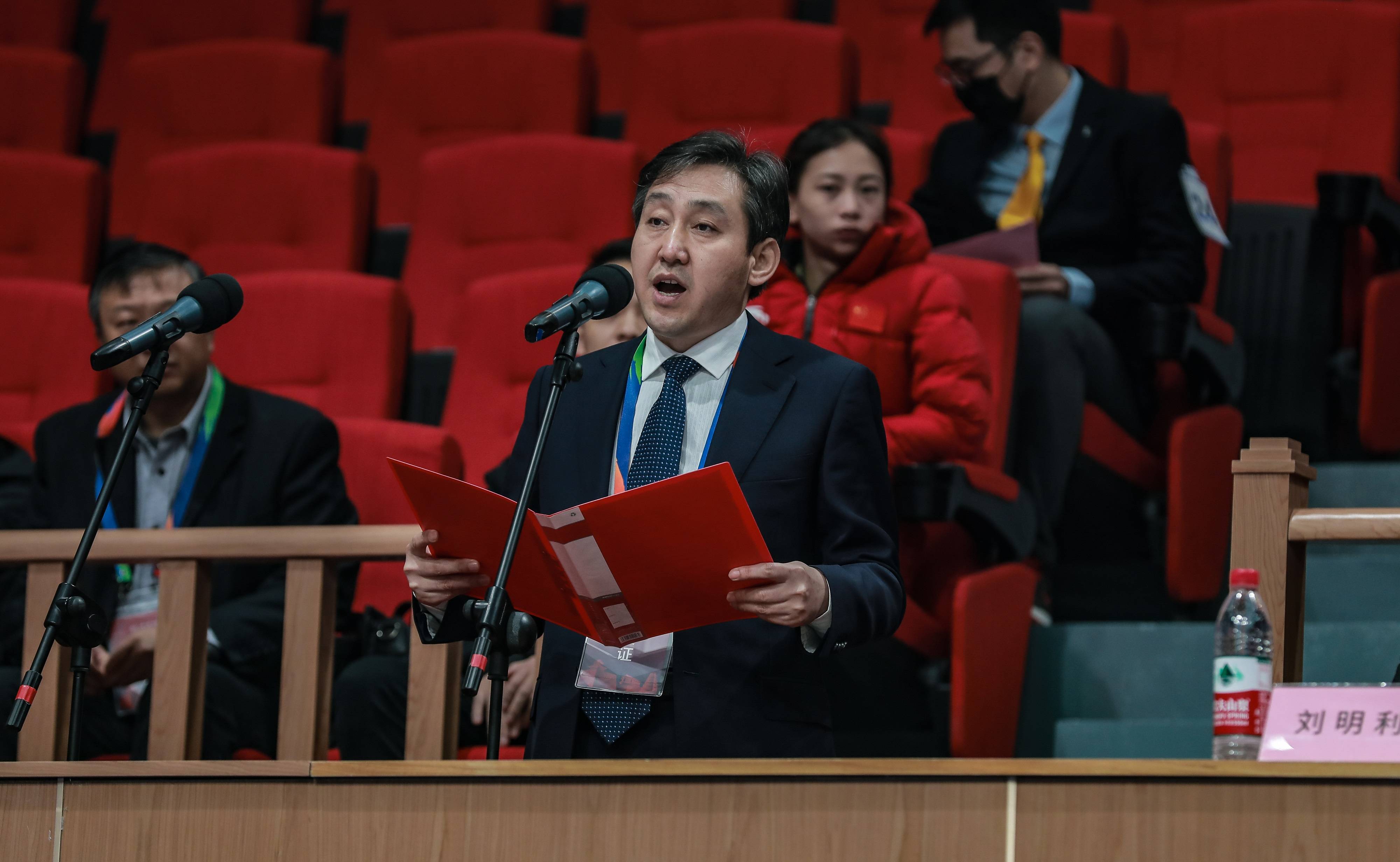 新一轮体育战火激烈，选手斗智斗勇的简单介绍