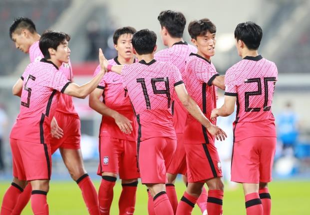 FNC绝杀CLG,Canyon成为全场焦点小组赛3:0(广州) FNC绝杀CLG,Canyon成为全场焦点小组赛3:0(广州)