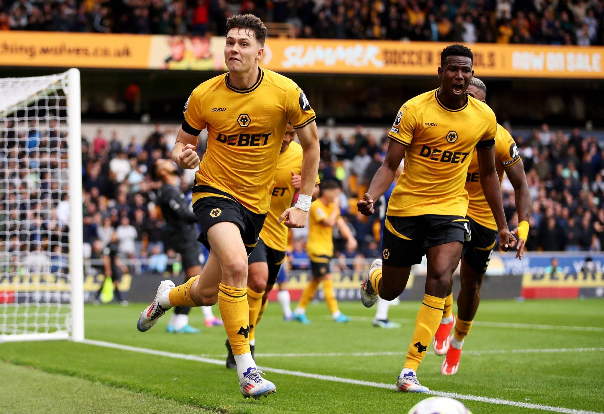 西汉姆联客场战胜狼队,升至中游位置的简单介绍 西汉姆联客场战胜狼队,升至中游位置的简单介绍