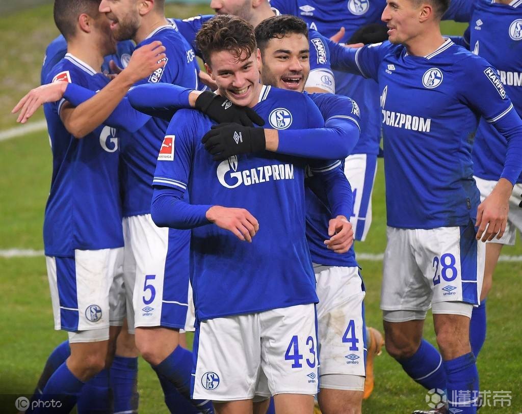 包含沙尔克04客场遭遇惨败,需全队努力找回状态的词条 包含沙尔克04客场遭遇惨败,需全队努力找回状态的词条