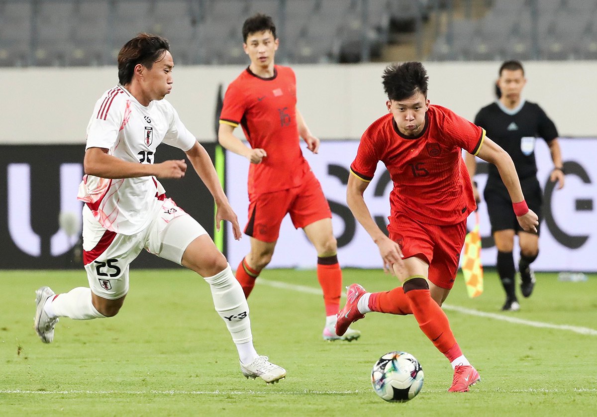 职业球员表现抢眼,助球队夺取连胜 职业球员表现抢眼,助球队夺取连胜