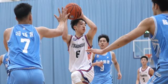 广东男篮再胜,豪取近期第四连胜 广东男篮再胜,豪取近期第四连胜