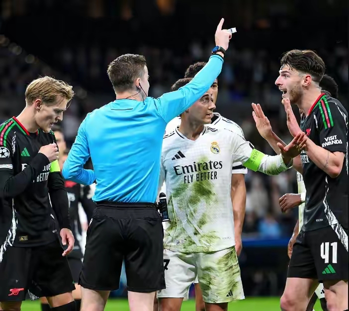 包含巴西碾压阿森纳,特尔施特根一己之力扛起全队的词条 包含巴西碾压阿森纳,特尔施特根一己之力扛起全队的词条