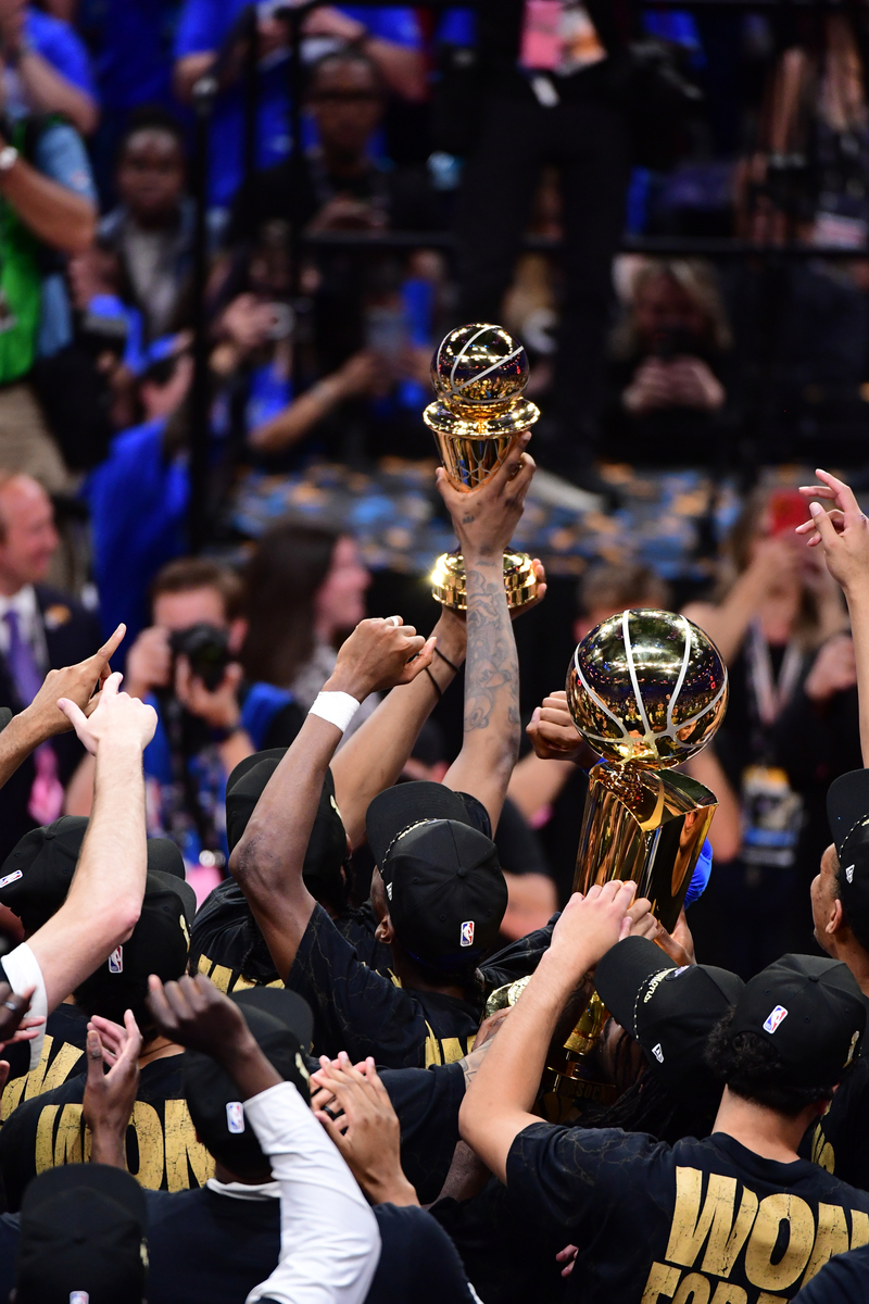 包含NBA选手刷新世界纪录，震撼全场的词条